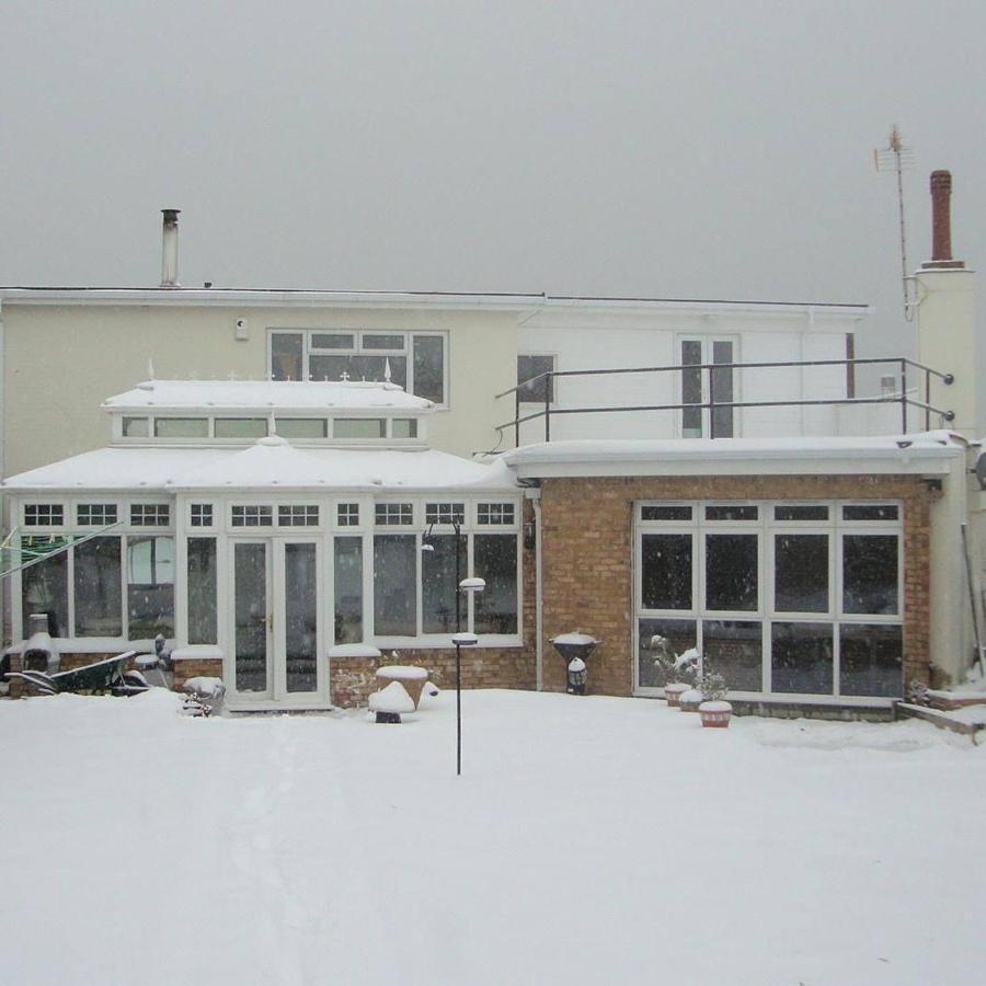 Апартаменты Cosy Cabin By The Seaside With Hot Tub Берчингтон Экстерьер фото